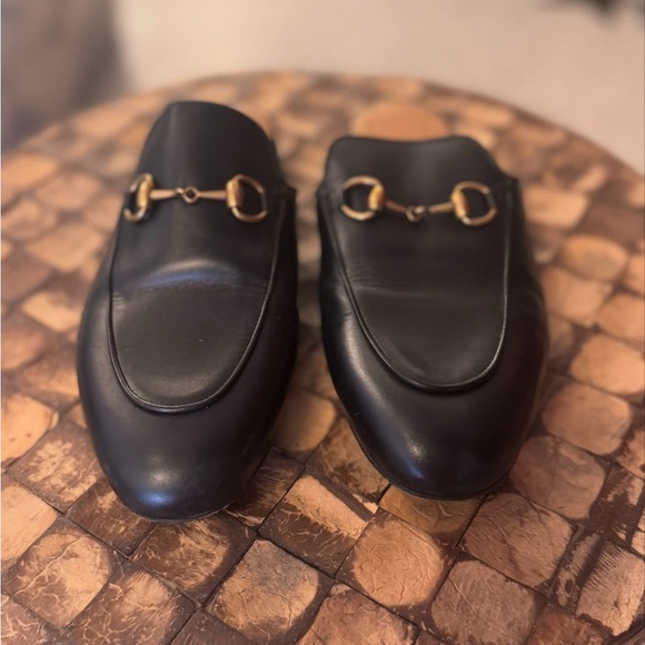Gucci Loafer Mules 
Princetown Black Leather Round Toe
Horsebit Detail Flat - Picture 1 of 5